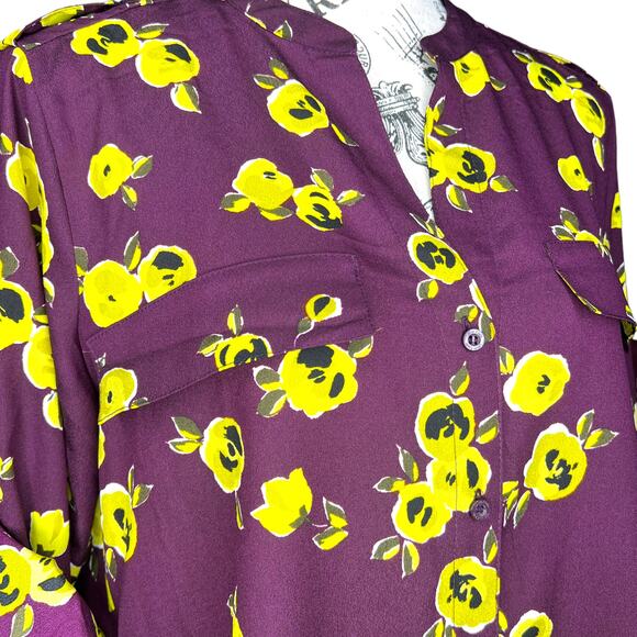 Calvin Klein MEDIUM Printed Roll Tab Sleeve Blouse - Stitch Fix Button Up Top - Picture 11 of 15